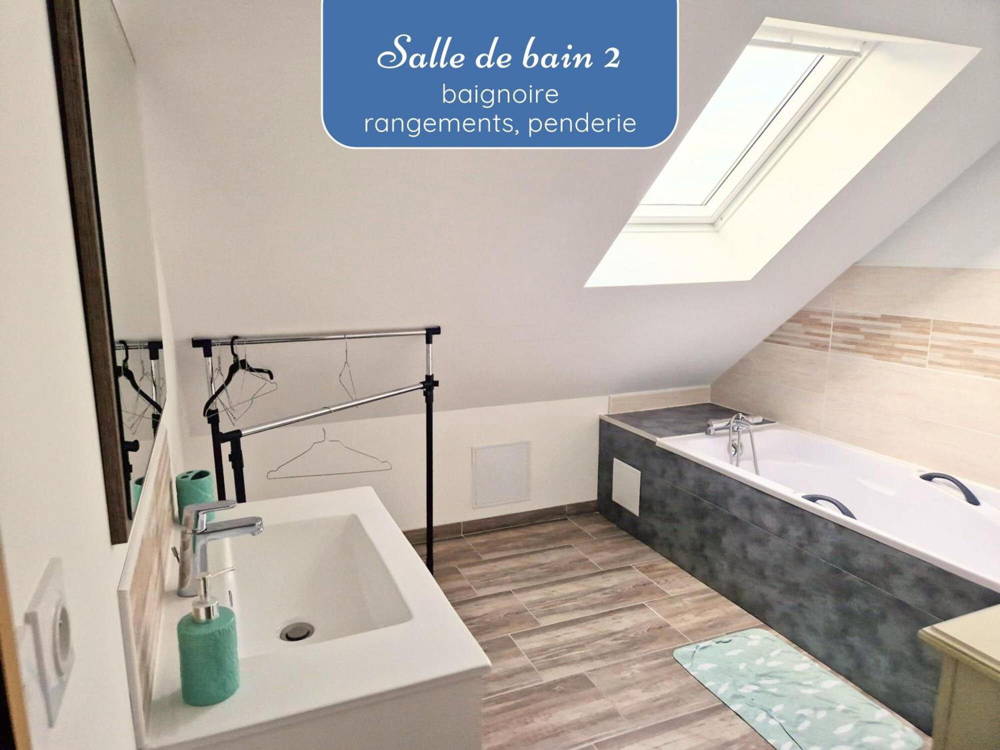Sherman & Willy Jeep - 2 Maisons De Vacances, 4Min A Pied De La Plage - Parking Prive - Wifi Gratuit - Terrasse - Calme Saint-Côme-de-Fresné Quarto foto